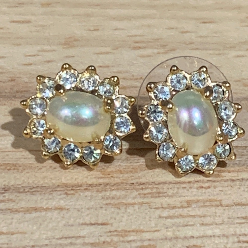Roman Stud Earrings Womens‎ OS Gold Tone Faux Pearl Rhinestone Halo Vintage